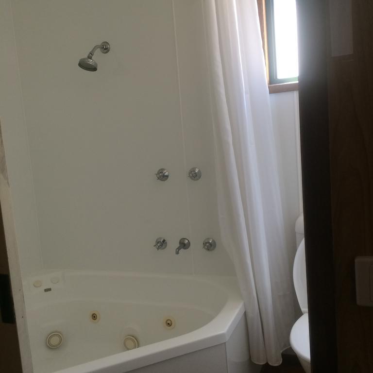 Wagga Wagga Beach Caravan Park Hotel Quarto foto