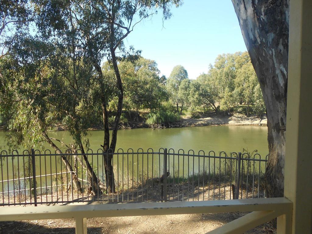 Wagga Wagga Beach Caravan Park Hotel Quarto foto