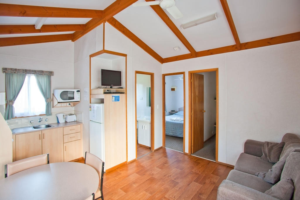 Wagga Wagga Beach Caravan Park Hotel Quarto foto